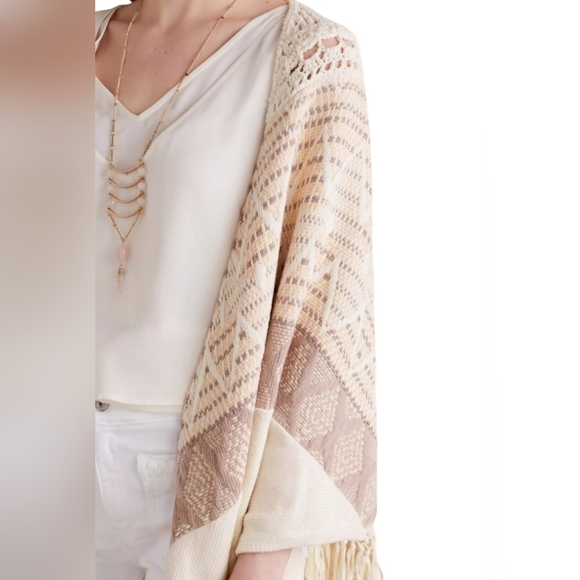 Anthropologie Calipatria Poncho by Moth with Fringe Detail Neutral Tan Cream EUC - Picture 8 of 9